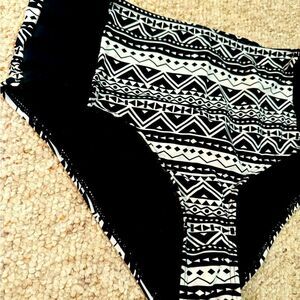 Ruebleu by Rue21 size Large bikini bottom